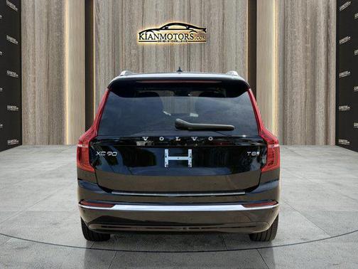 Onyx Black Metallic 2025 Volvo XC90 Plug-In Hybrid T8 Ultra 7-Seater