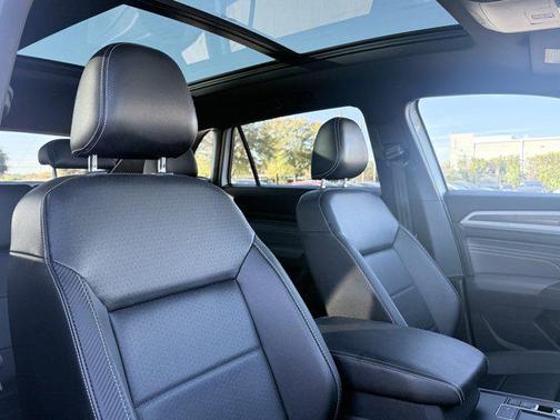 2021 Volkswagen Atlas Cross Sport 3.6L V6 SE w/Technology R-Line