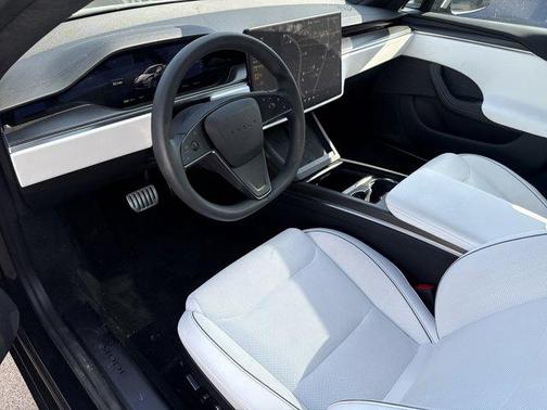 2024 Tesla Model S Plaid