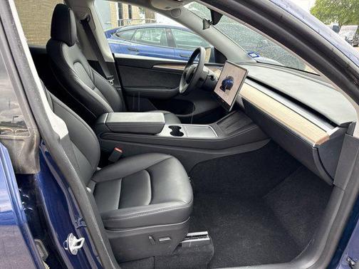 2023 Tesla Model Y RWD