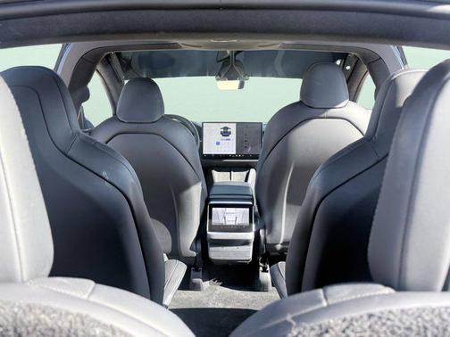 2022 Tesla Model X Plaid Tri Motor All-Wheel Drive