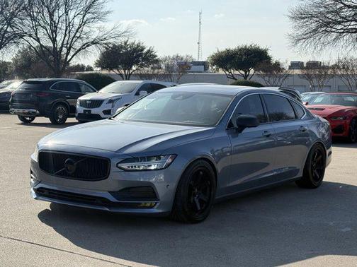 2018 Volvo S90 T5 Momentum