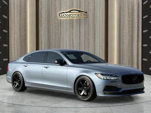 2018 Volvo S90 T5 Momentum