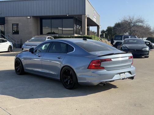 2018 Volvo S90 T5 Momentum