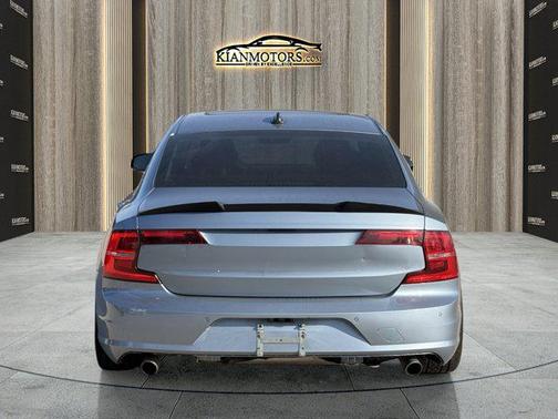 2018 Volvo S90 T5 Momentum