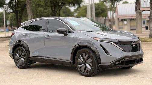 Boulder Gray Pearl/Black Diamond Pearl 2024 Nissan ARIYA ENGAGE