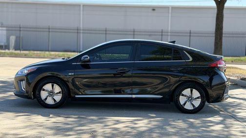 2020 Hyundai IONIQ Hybrid SE