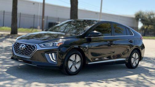 2020 Hyundai IONIQ Hybrid SE