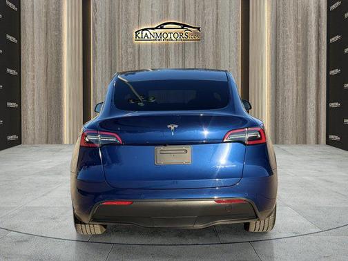 2022 Tesla Model Y Long Range Dual Motor All-Wheel Drive
