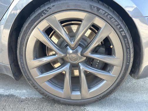 Midnight Silver Meta 2022 Tesla Model S Plaid