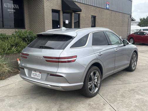 Savile Silver 2023 Genesis Electrified GV70 Advanced AWD
