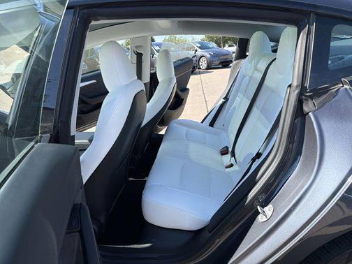 Midnight Silver Meta 2023 Tesla Model 3 Standard Range