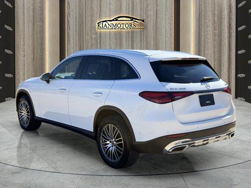 2025 Mercedes-Benz GLC 300 4MATIC