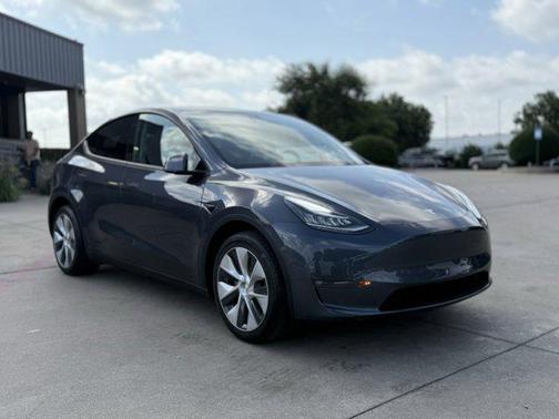 2022 Tesla Model Y Long Range Dual Motor All-Wheel Drive