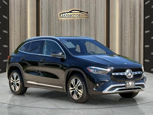 Night Black 2026 Mercedes-Benz GLA 250 4MATIC