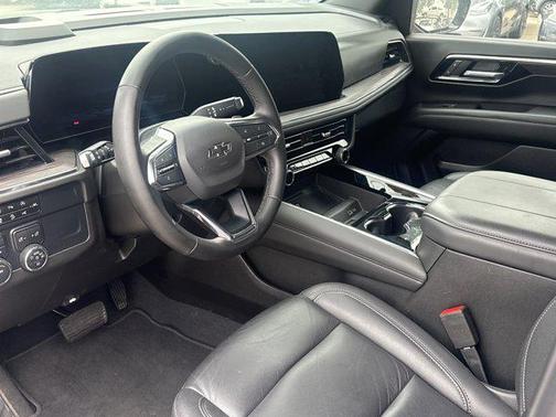 Black 2025 Chevrolet Suburban 4WD Z71