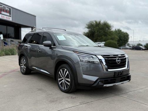 2022 Nissan Pathfinder Platinum 4WD