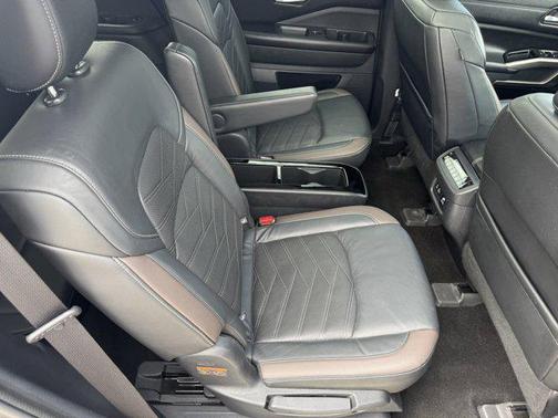 2022 Nissan Pathfinder Platinum 4WD
