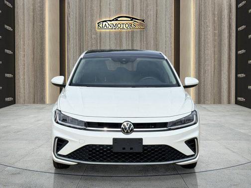 Opal White Pearl 2025 Volkswagen Jetta 1.5T SE