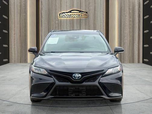 Midnight Black Metal 2022 Toyota Camry SE