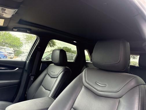 White 2024 Cadillac XT5 Premium Luxury