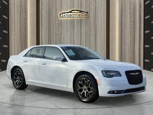 2018 Chrysler 300 S