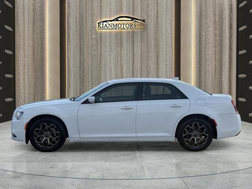 2018 Chrysler 300 S