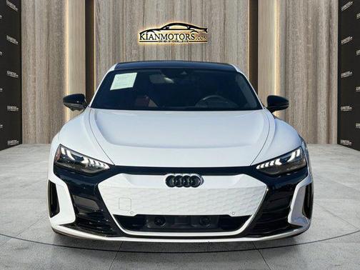 2024 Audi e-tron GT Premium Plus quattro