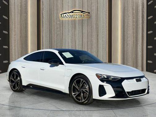 2024 Audi e-tron GT Premium Plus quattro