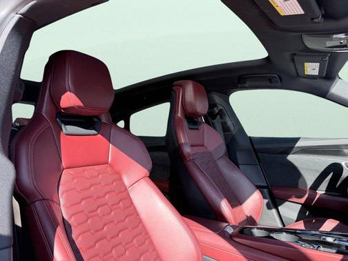 2024 Audi e-tron GT Premium Plus quattro