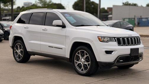 Bright White Clearcoat 2018 Jeep Grand Cherokee Sterling Edition