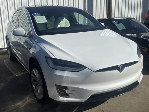 Pearl White Multi-Co 2021 Tesla Model X Long Range Dual Motor All-Wheel Drive