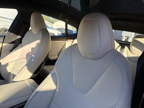 2021 Tesla Model S Plaid