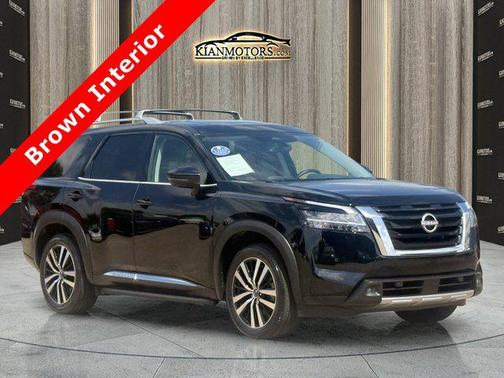 Super Black 2023 Nissan Pathfinder Platinum FWD
