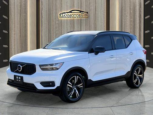 2021 Volvo XC40 T5 R-Design
