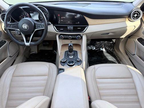 2017 Alfa Romeo Giulia Ti