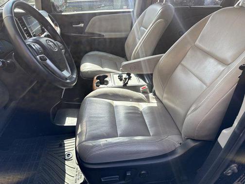 2016 Toyota Sienna XLE Premium