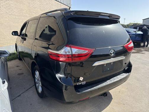 2016 Toyota Sienna XLE Premium