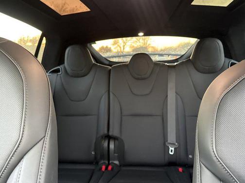 2024 Tesla Model X Long Range