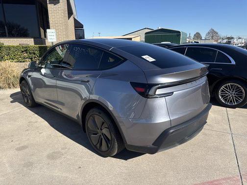2026 Tesla Model Y Standard Rear-Wheel Drive
