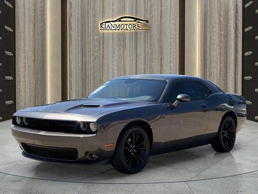 Granite Pearlcoat 2016 Dodge Challenger SXT