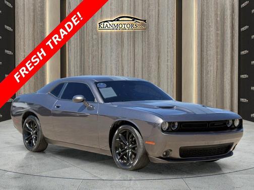 Granite Pearlcoat 2016 Dodge Challenger SXT