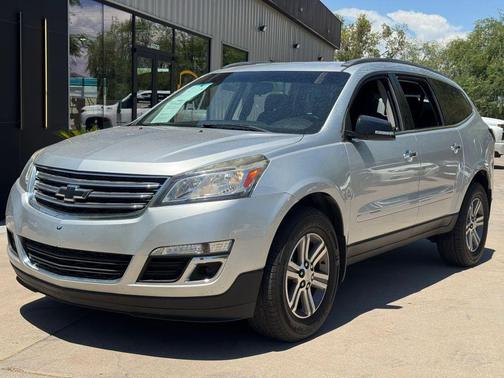 Silver Ice Metallic 2017 Chevrolet Traverse 1LT