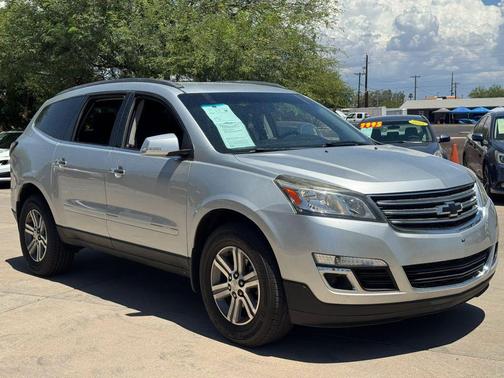 Silver Ice Metallic 2017 Chevrolet Traverse 1LT