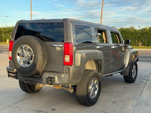 2008 Hummer H3 Base