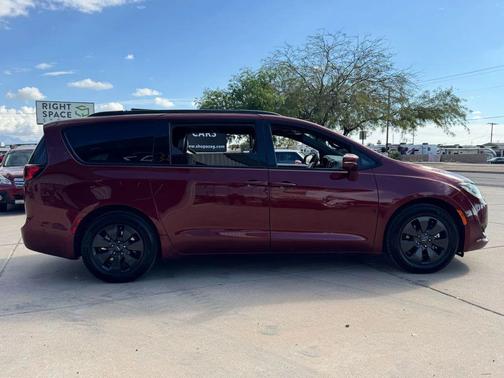 2019 Chrysler Pacifica Hybrid Limited