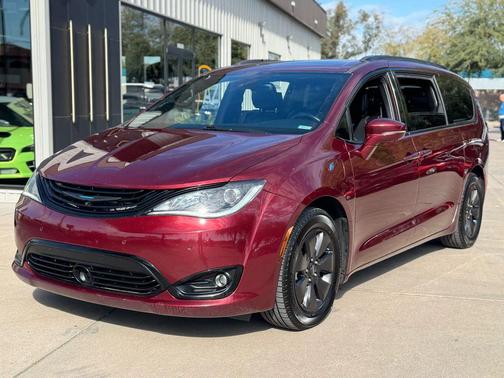 2019 Chrysler Pacifica Hybrid Limited