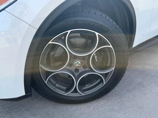 2018 Alfa Romeo Stelvio Ti Sport