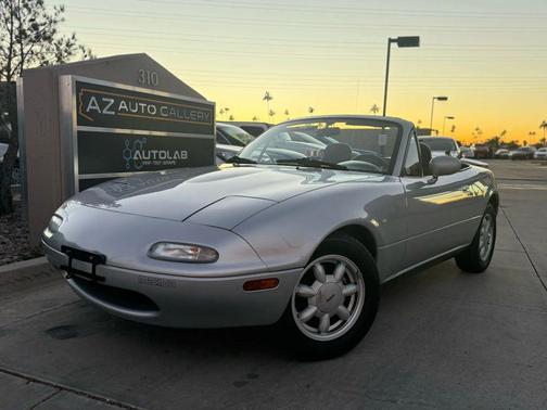 1990 Mazda MX-5 Miata 2D Convertible