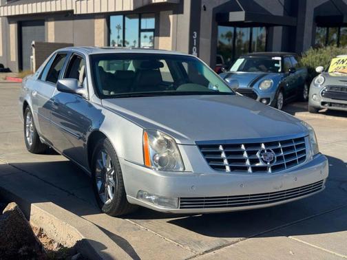 2011 Cadillac DTS Luxury Collection